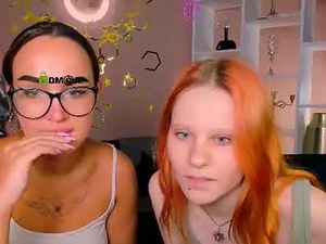 Screenshot from ivy_frost webcams