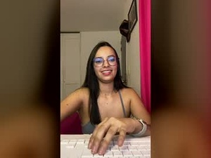 Screenshot from ivymoon__ webcams