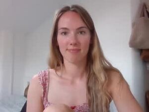 Screenshot from ivyyy1995 webcams