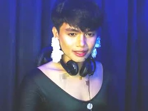 Screenshot from iya143 webcams