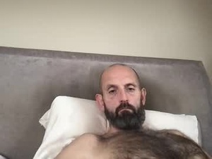 Screenshot from izzysboytoy1 webcams