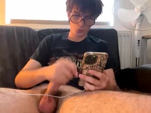 Screenshot from jake28822728 webcams
