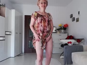 Screenshot from jasmin18v webcams