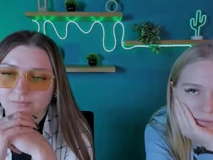 Screenshot from jasmine_fly webcams