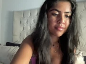 Screenshot from jasminefoxx__ webcams
