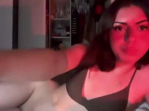 Screenshot from jayla_yen webcams