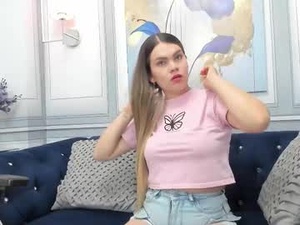 Screenshot from jazlycute__ webcams