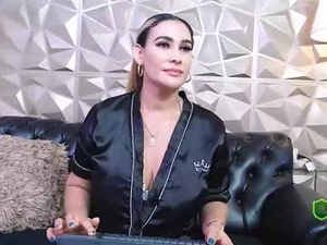 Screenshot from jazminemyst webcams