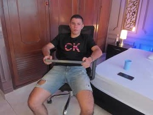 Screenshot from jealous_alfer webcams