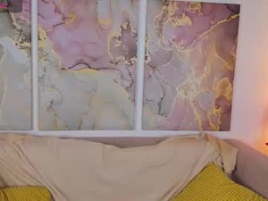 Screenshot from jeniferrili webcams