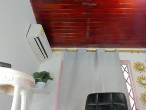 Screenshot from jessica_mendoza2 webcams