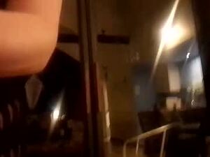 Screenshot from jessstormi webcams