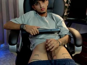 Screenshot from jeyk_alex webcams