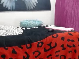 Screenshot from jhannell_a webcams