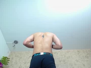 Screenshot from jihngoficiall21 webcams