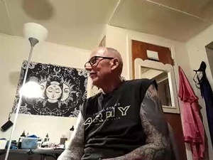 Screenshot from johnnyanubis webcams