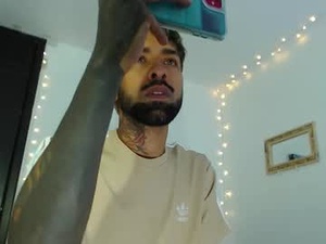Screenshot from johnnyp2605 webcams
