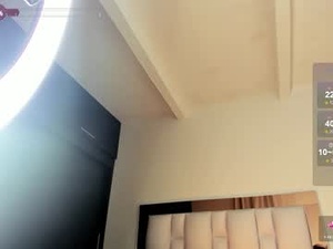 Screenshot from jolie__peach webcams
