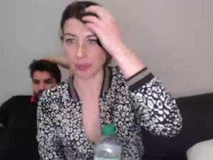 Screenshot from jolie_cam webcams