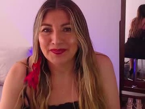 Screenshot from jolie_mature_ webcams