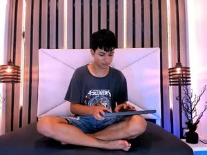 Screenshot from joseph_gonzalez webcams