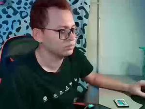 Screenshot from josh_18cm webcams