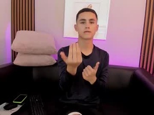 Screenshot from jostyn_rous webcams