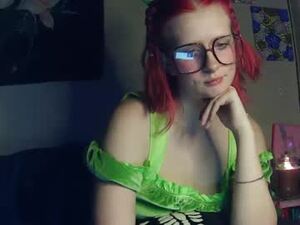 Screenshot from joydestroy69 webcams