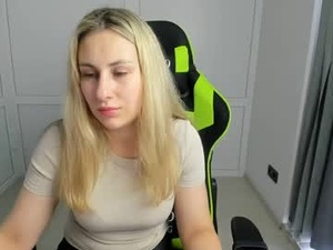 Screenshot from julia_sunshinee webcams