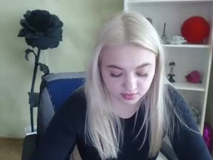 Screenshot from juliacrazy_ webcams