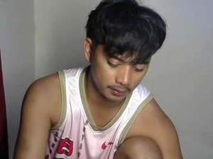 Screenshot from julz_alwayshorny webcams