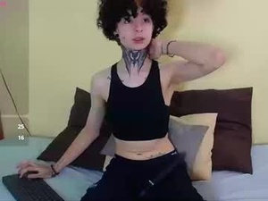 Screenshot from juneblake_ webcams