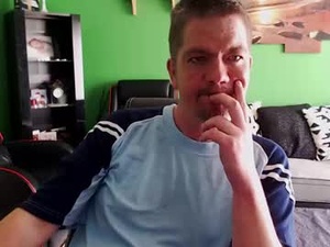 Screenshot from justme_19830331 webcams