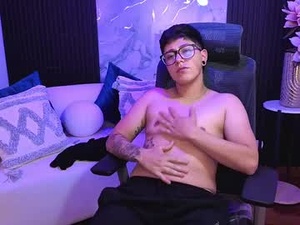 Screenshot from kael_grey webcams