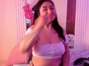 Screenshot from kaileeross webcams