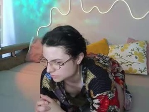 Screenshot from kali_avis webcams