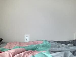 Screenshot from karla016 webcams