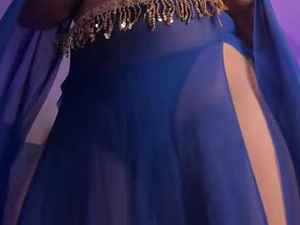 Screenshot from kathia_morelli webcams