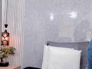 Screenshot from kathyaa_ webcams