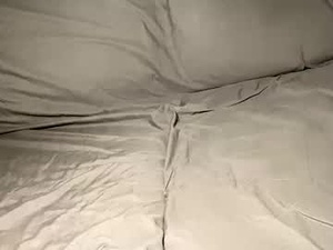 Screenshot from katie150686 webcams