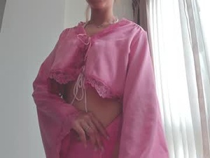 Screenshot from katie________ webcams