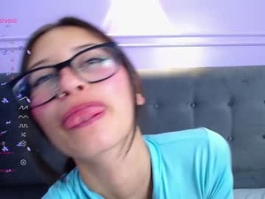 Screenshot from katniss_lovee_ webcams