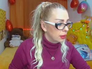 Screenshot from katrinacharm webcams