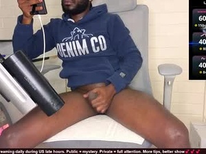 Screenshot from kaybhanger webcams