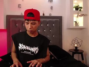 Screenshot from keen_nico webcams