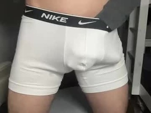 Screenshot from ken_boy91 webcams
