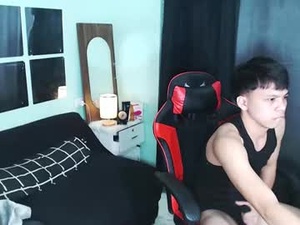 Screenshot from kiel_asianboy webcams