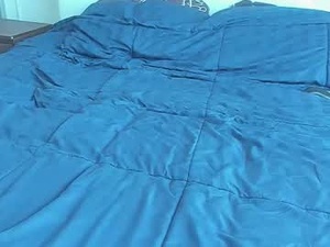 Screenshot from kiki_bubbles webcams