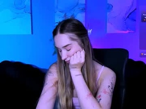 Screenshot from kim_classy webcams