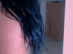Screenshot from kim_hot_ webcams